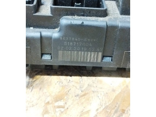 Блок предохранителей 8637841, 518717004 Volvo V70