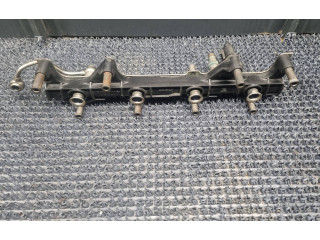 Топливная рампа 06D133317F Audi A3 S3 8P