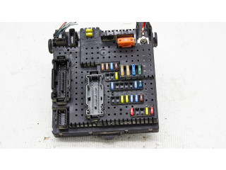Блок предохранителей 30728512   Volvo V70    