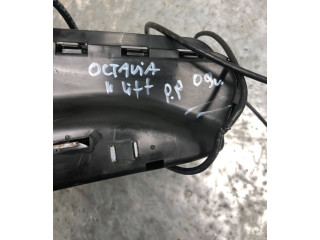 Подушка безопасности в сиденье 1K4880242D Skoda Octavia Mk2 (1Z)