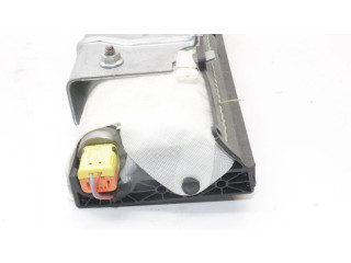 Подушка безопасности для колен 5E8880841D Skoda Octavia Mk4