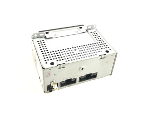 Радио/ проигрыватель CD/DVD / навигация