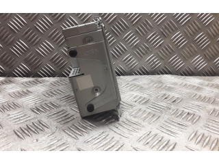 Радио/ проигрыватель CD/DVD / навигация