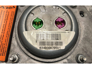 Подушка безопасности водителя 9141863, 634000670581 Volvo V70