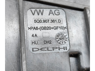 Блок предохранителей 5Q0937125B, 5Q0907361D   Skoda Superb B8 (3V)    