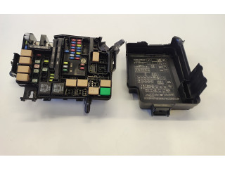 Блок предохранителей  91251J7081, 91251J708116   KIA Ceed    