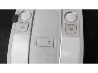 Фонарь освещения передних мест