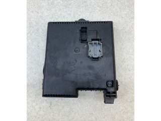 Блок предохранителей 30728512, 06W425   Volvo S60    