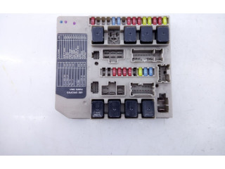 Pojistková skříňka Řídící jednotka BSM E3-B4-28-1 Nissan Micra C+C 2010