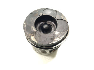 Píst Volvo XC90 D5244T18