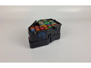 Блок предохранителей  8D1941824   Audi A6 S6 C5 4B    