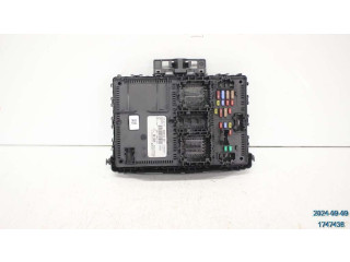 Блок предохранителей 2410953   Ford Focus    