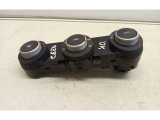 Блок управления климат-контролем 972501H021, A0132   KIA Ceed