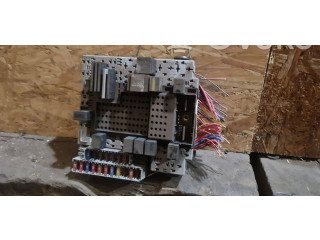 Блок предохранителей 8688153 Volvo S60