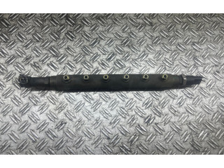 Топливная рампа 8658252   Volvo V70  