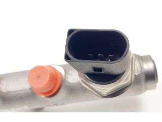 Топливная рампа 04B130093 Skoda Fabia Mk3 (NJ) для двигателя CUS