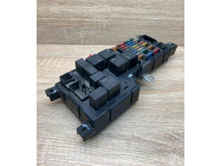 Блок предохранителей 8637841 Volvo S80