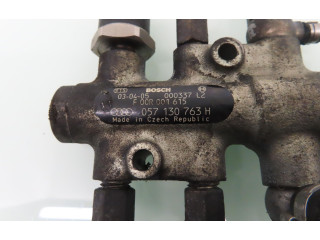 Vstřikovací lišta 057130764B, 057130763H Audi A8 S8 D3 4E ASE