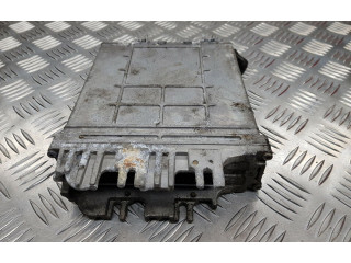 Блок управления двигателя 028906021AT, 0281001368   Volkswagen PASSAT B4