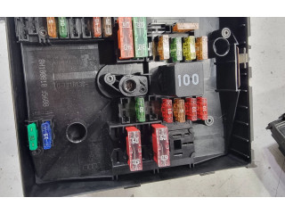   Pojistková skříňka 1K0937132G, 1K0937132F   Volkswagen Tiguan 2010