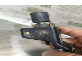 Блок предохранителей MR117684   Mitsubishi Montero    