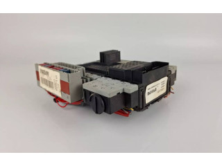 Блок предохранителей  9494673, 99W035   Volvo S80    