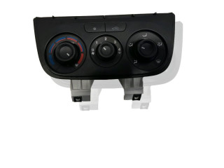Блок управления климат-контролем 735498657 Opel Combo D