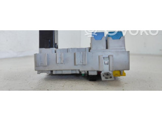 Блок предохранителей 981104A400, 981114A400 Hyundai H-1, Starex, Satellite