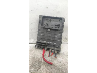 Блок предохранителей Skoda Octavia Mk2 (1Z)