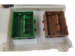 Блок предохранителей 31384933AB    Volvo V70   