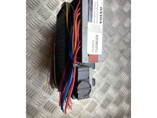 Блок предохранителей  8645729, 8676286   Volvo S80    
