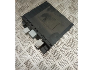 Блок предохранителей  1K0937049M   Volkswagen Touran I    