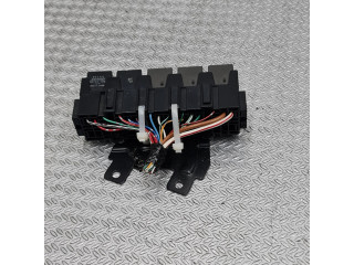 Блок предохранителей    Subaru Forester SJ    