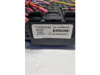 Блок предохранителей  8676286, 000001322313   Volvo V70    