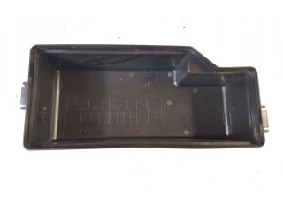 Блок предохранителей 63564138 Nissan Pathfinder R51