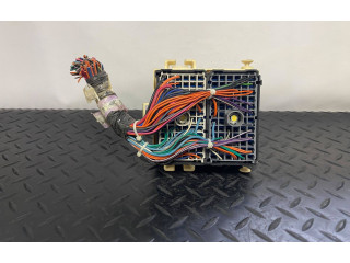 Блок предохранителей  15319403-04   Chevrolet Suburban    