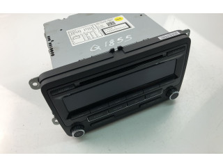 Радио/ проигрыватель CD/DVD / навигация