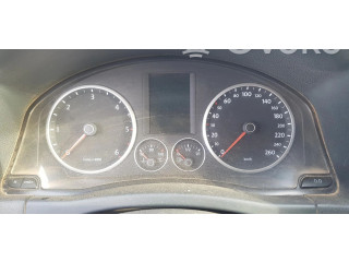 Přístrojová deska  Volkswagen Tiguan 2009   