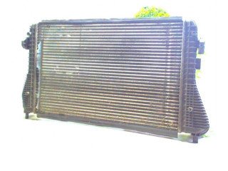 Интеркулер 1K0145803CD, 1K0145803CD Volkswagen Touran I