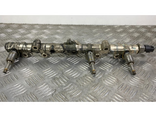 Топливная рампа Infiniti QX80 5.6 для двигателя VK56VD