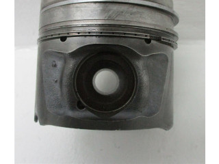 Поршень Land Rover Discovery Sport