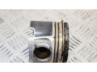 Píst 7810755 BMW 5 F10 F11 pro naftový motor 2.0 N47 D20 C