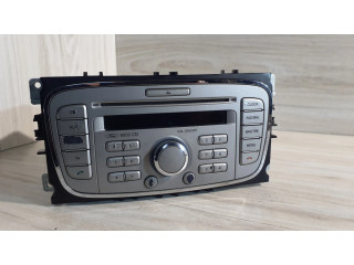 Радио/ проигрыватель CD/DVD / навигация