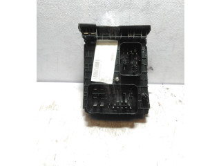 Блок предохранителей 1K0937124K   Volkswagen Caddy    