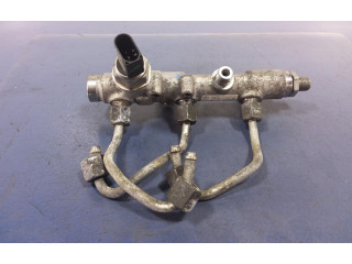 Топливная рампа    Audi A7 S7 4G   для двигателя CGQB