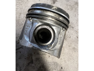  Поршень    Renault Trafic II (X83)  