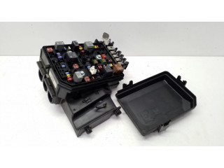 Блок предохранителей 39040852 Opel Astra K