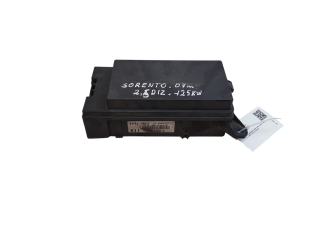 Блок предохранителей 911613E011 KIA Sorento