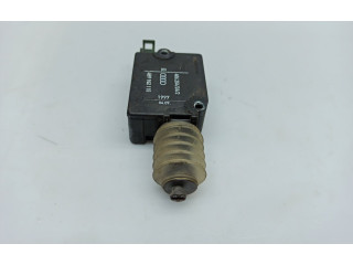 Замок багажника 406204242, 4B9962115 Audi A6 S6 C5 4B 1997 - 2005 года