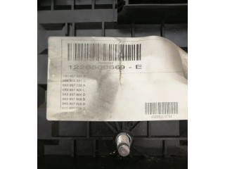 Блок предохранителей  1K0937125D   Volkswagen Caddy    